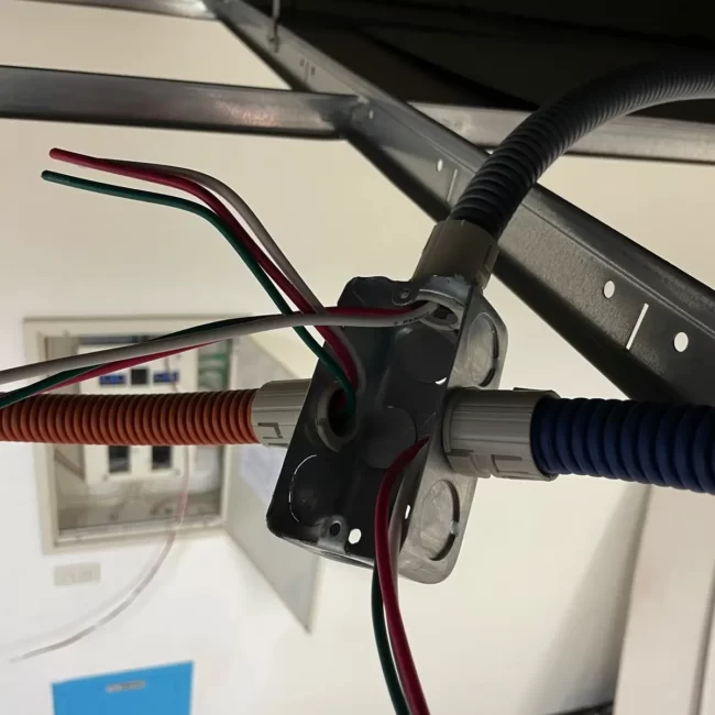 巨將通訊工程行- 台南監視器安裝維修|台南OA辦公家具配線|高雄門禁系統|台南門禁系統-OA前置作業配線拉線-14