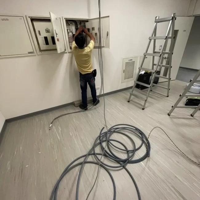 巨將通訊工程行- 台南監視器安裝維修|台南OA辦公家具配線|高雄門禁系統|台南門禁系統-OA前置作業配線拉線-4